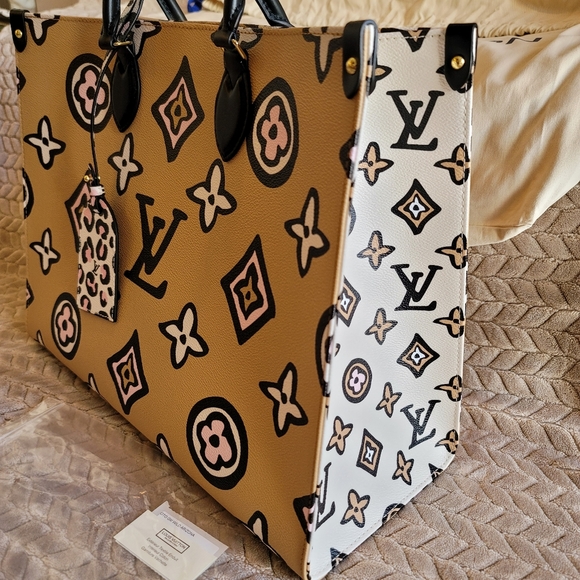 Louis Vuitton Wild At Heart Onthego GM Creme Giant Monogram Print Arizona Bag - Picture 11 of 17